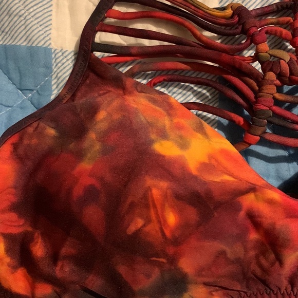 NWT Becca by Rebecca Virtue Electric Current Multicolor Macrame Halter Top - Picture 12 of 12